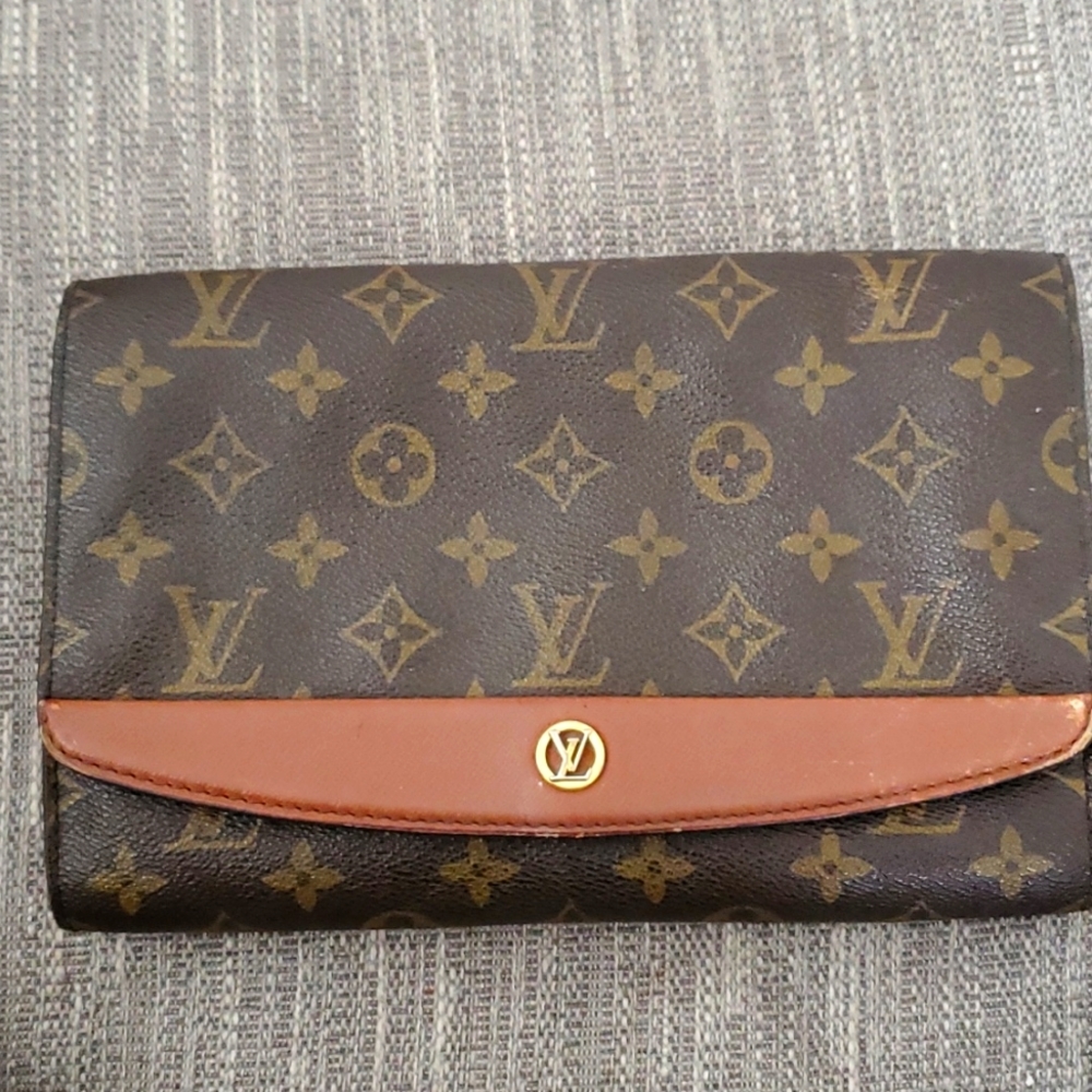 Louis Vuitton clutch dark brown